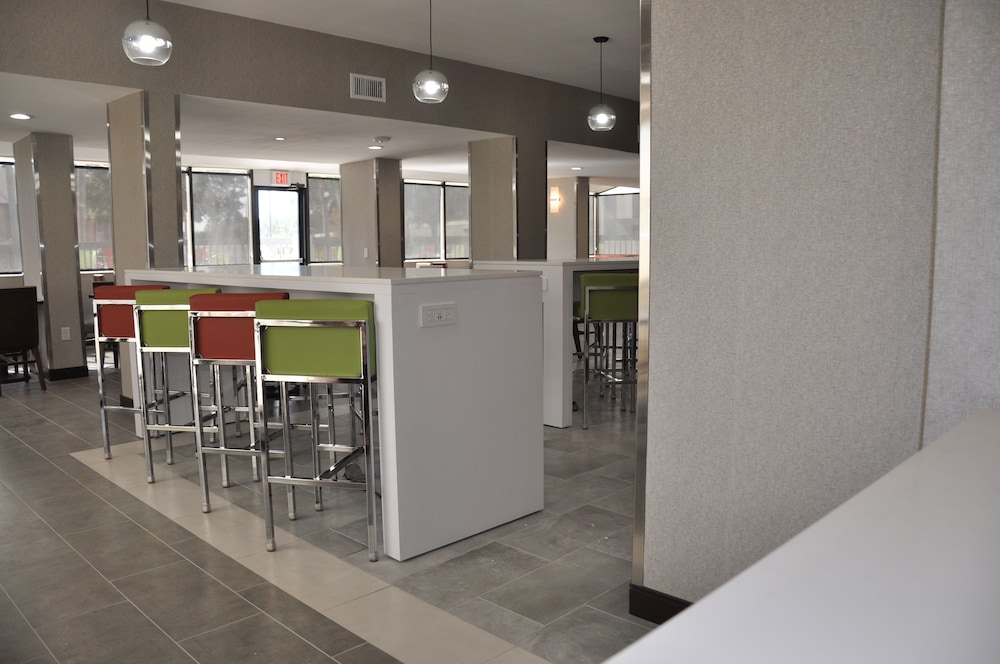 Nobile Hotel Parkway at Celebration Orlando — Restaurant & bars in Kissimmee, Florida
