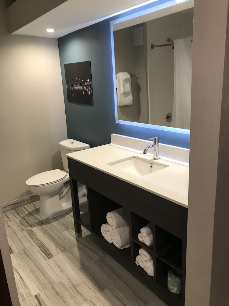 Nobile Hotel Parkway at Celebration Orlando — Hotel rooms in Kissimmee, Florida