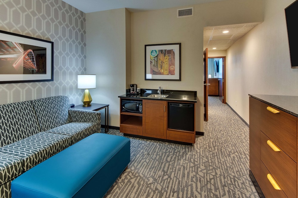 Drury Plaza Hotel Nashville Downtown — Hotel rooms in Nashville, Tennessee