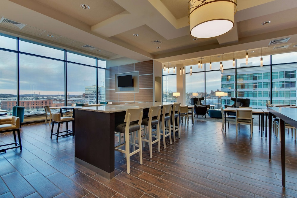 Drury Plaza Hotel Nashville Downtown — Restaurant & bars in Nashville, Tennessee