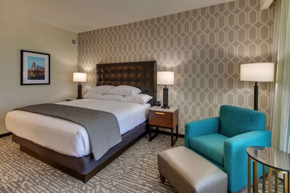 Drury Plaza Hotel Nashville Downtown — Hotel rooms in Nashville, Tennessee