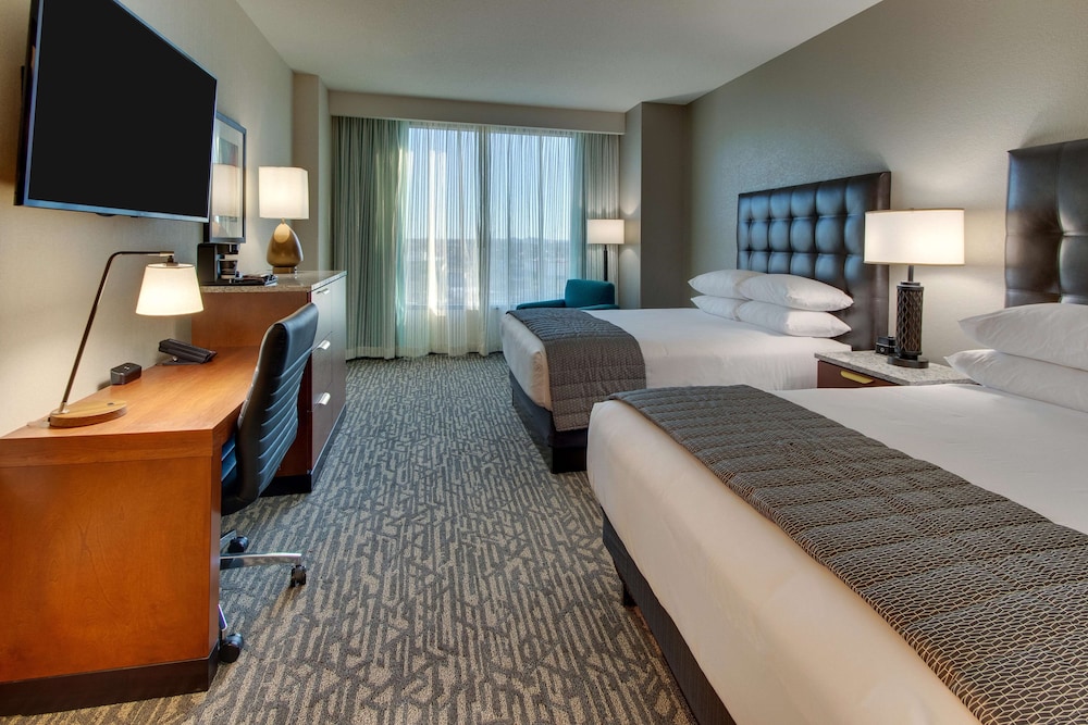 Drury Plaza Hotel Nashville Downtown — Hotel rooms in Nashville, Tennessee