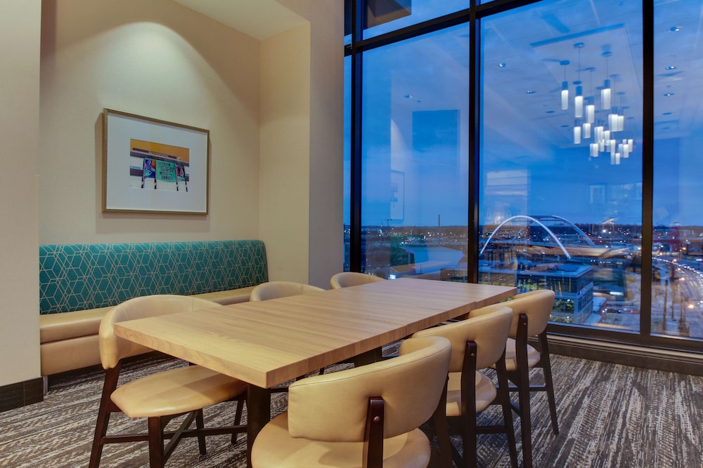 Drury Plaza Hotel Nashville Downtown — Restaurant & bars in Nashville, Tennessee