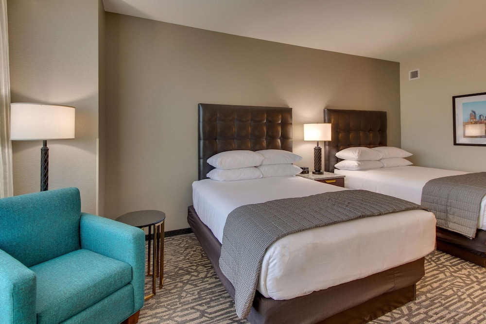 Drury Plaza Hotel Nashville Downtown — Hotel rooms in Nashville, Tennessee