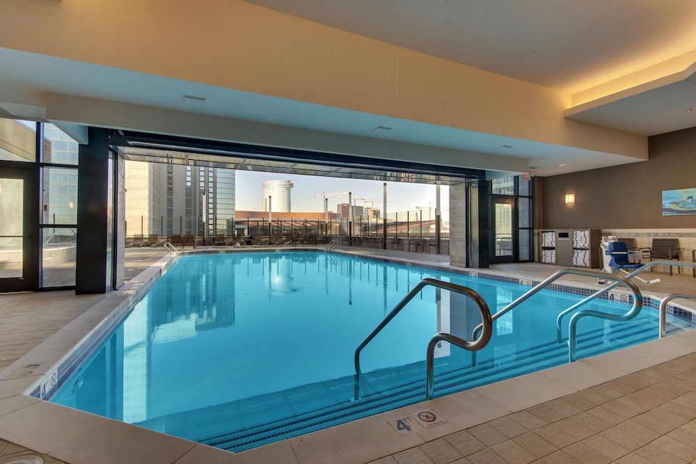 Drury Plaza Hotel Nashville Downtown — Swimming pool in Nashville, Tennessee