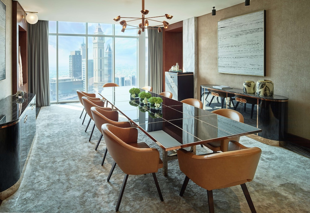 Waldorf Astoria Dubai International Financial Centre — Restaurant & bars in Dubai