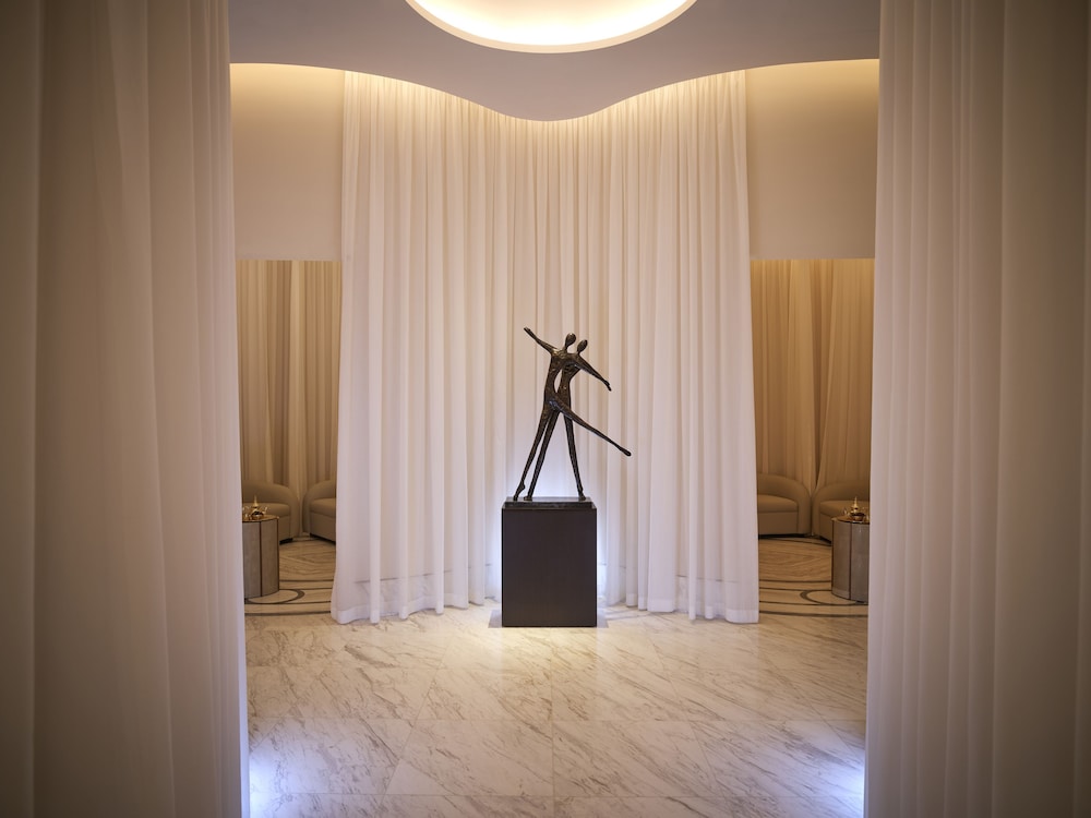 Waldorf Astoria Dubai International Financial Centre — Hotel building in Dubai