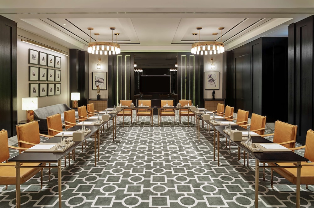 Waldorf Astoria Dubai International Financial Centre — Restaurant & bars in Dubai