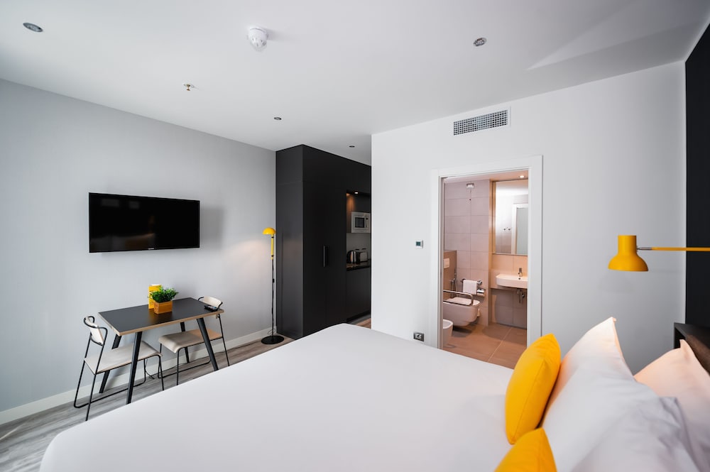 Staycity Aparthotels, Venice, Mestre — Hotel rooms in Mestre, Veneto
