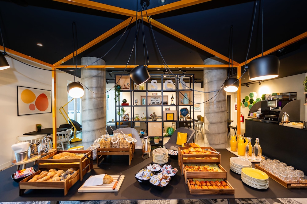 Staycity Aparthotels, Venice, Mestre — Restaurant & bars in Mestre, Veneto