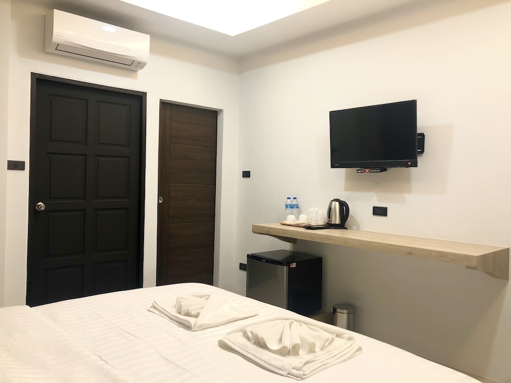 Tall Tree Kata Phuket - Hostel — Hotel rooms in Karon, Phuket Province