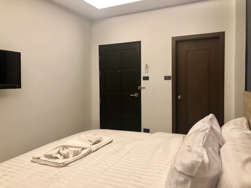 Tall Tree Kata Phuket - Hostel — Hotel rooms in Karon, Phuket Province