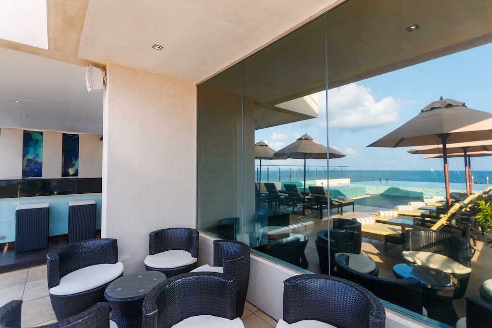 Renuka City Hotel — Hotel rooms in Colombo, Western Province