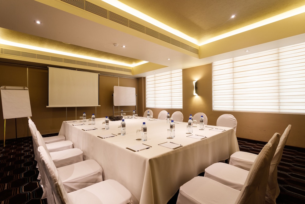 Renuka City Hotel — Hotel building in Colombo, Western Province