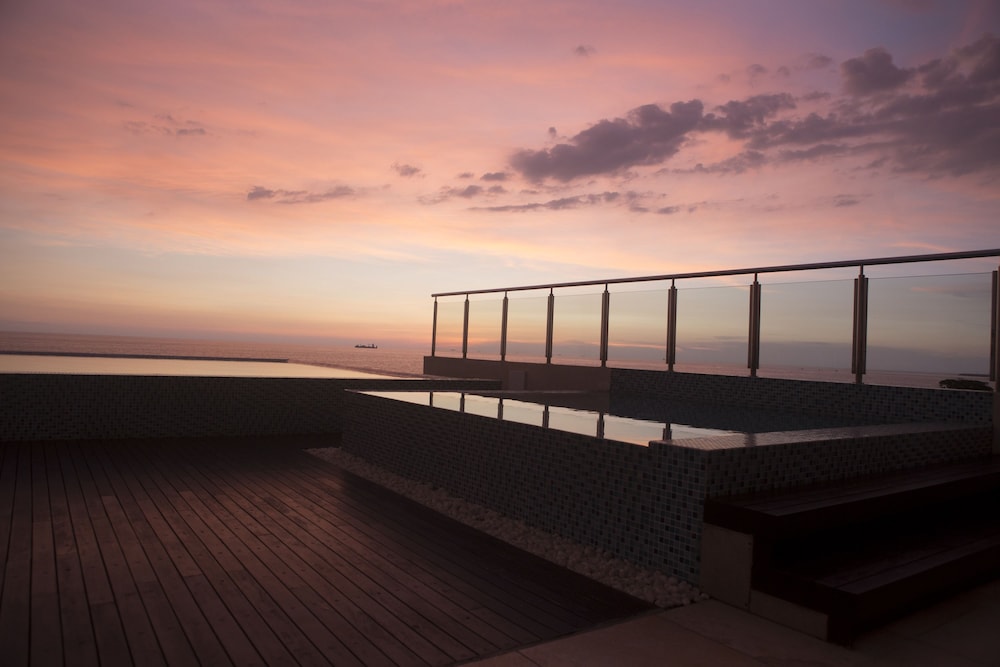 Renuka City Hotel — Beach in Colombo, Western Province