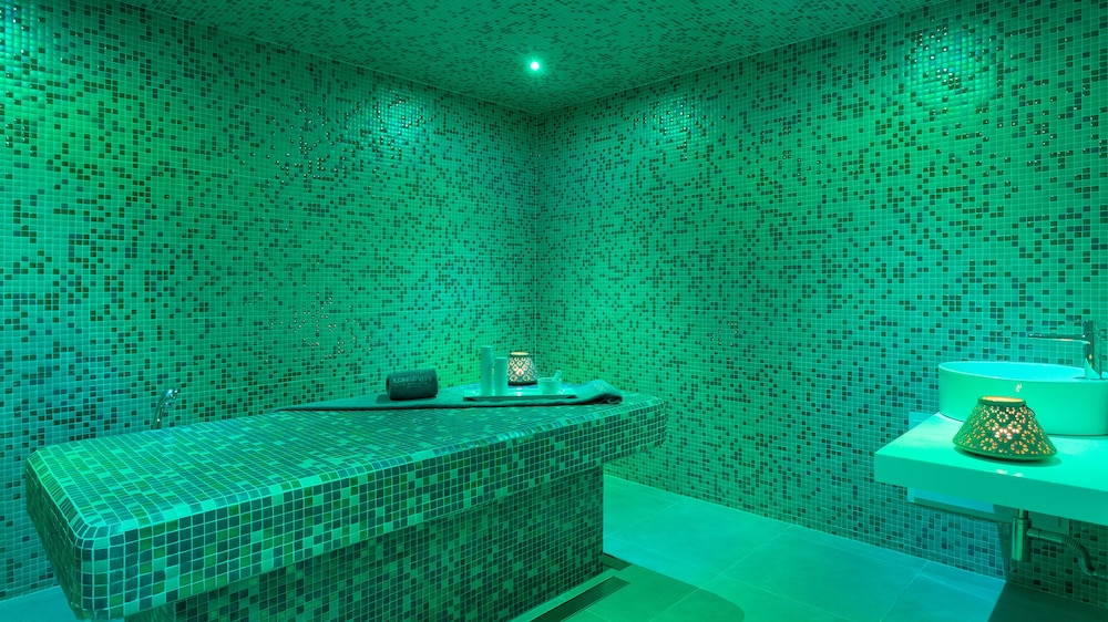 Longevity Health and Wellness Hotel - Adults Only — Facilities in Alvor, Faro