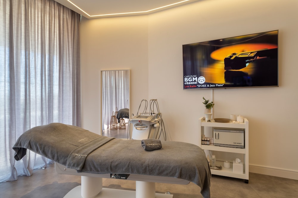 Longevity Health and Wellness Hotel - Adults Only — Facilities in Alvor, Faro