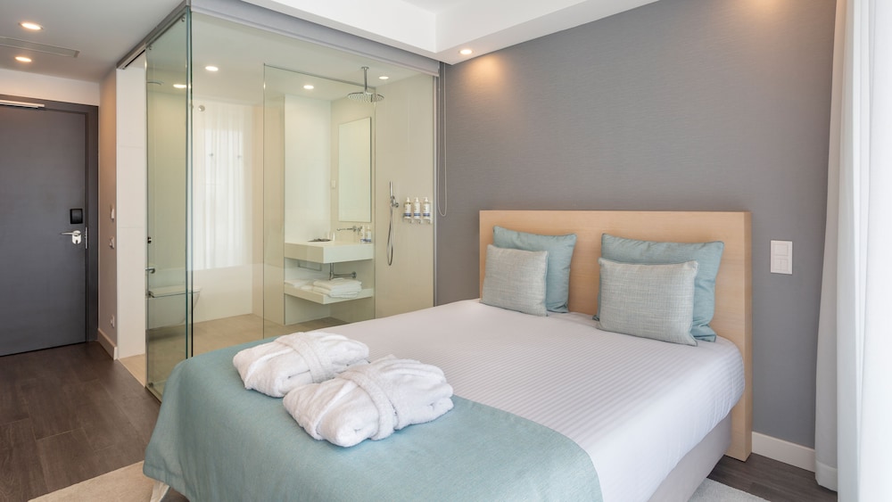 Longevity Health and Wellness Hotel - Adults Only — Rooms in Alvor, Faro