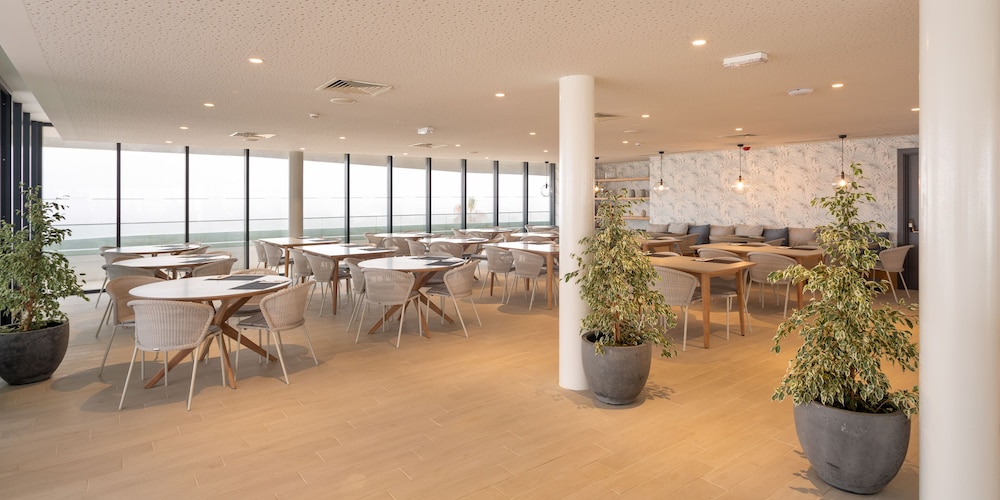 Longevity Health and Wellness Hotel - Adults Only — Restaurant in Alvor, Faro