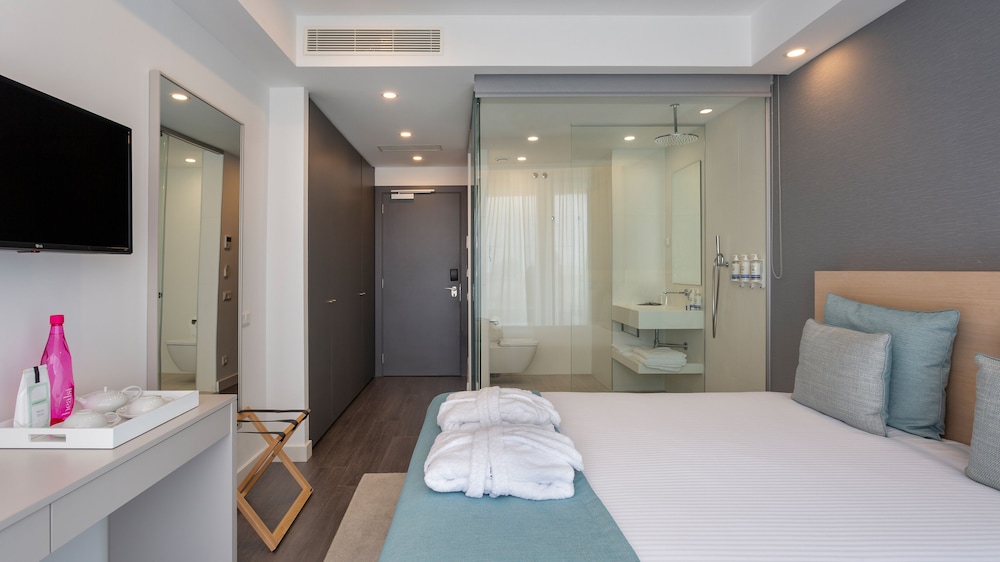 Longevity Health and Wellness Hotel - Adults Only — Rooms in Alvor, Faro