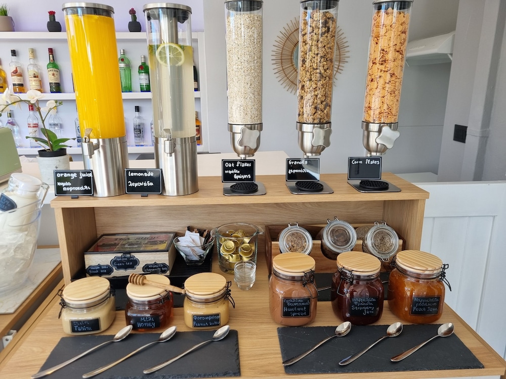 Eloque Simple living space — Restaurant & bars in Chania