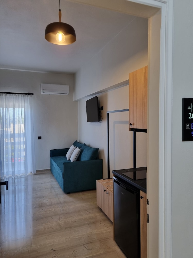 Eloque Simple living space — Hotel rooms in Chania