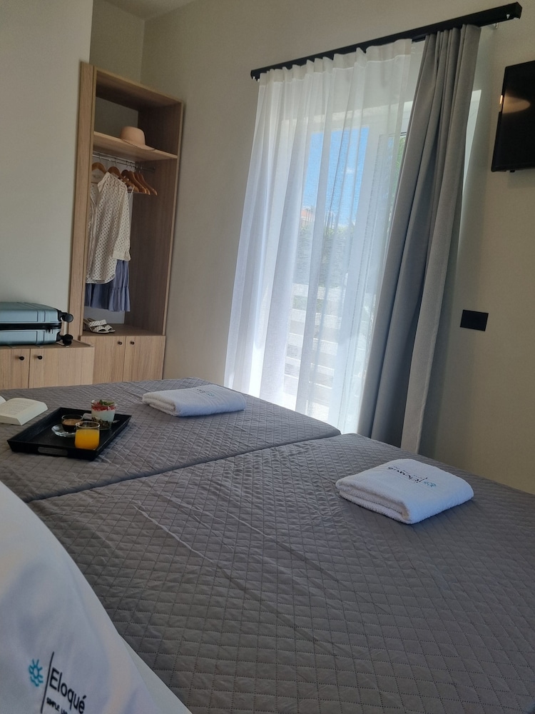 Eloque Simple living space — Hotel rooms in Chania