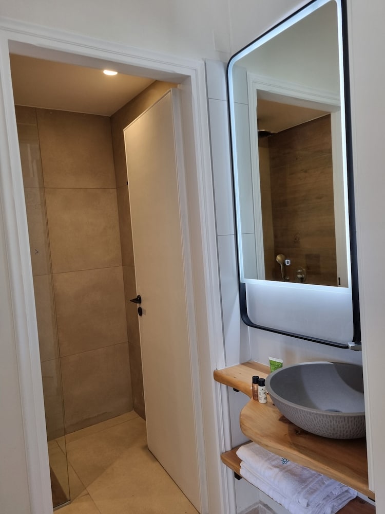 Eloque Simple living space — Hotel rooms in Chania