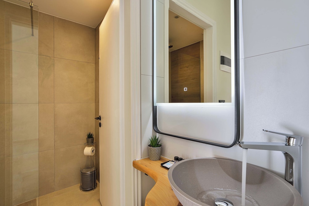 Eloque Simple living space — Hotel rooms in Chania