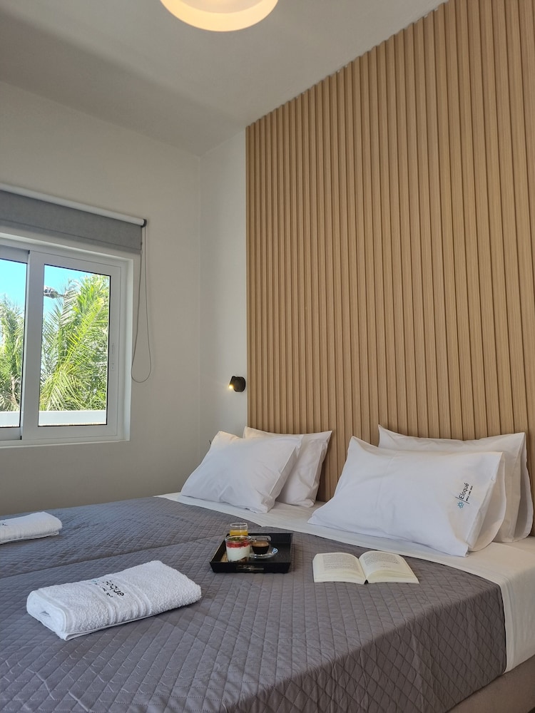 Eloque Simple living space — Hotel rooms in Chania