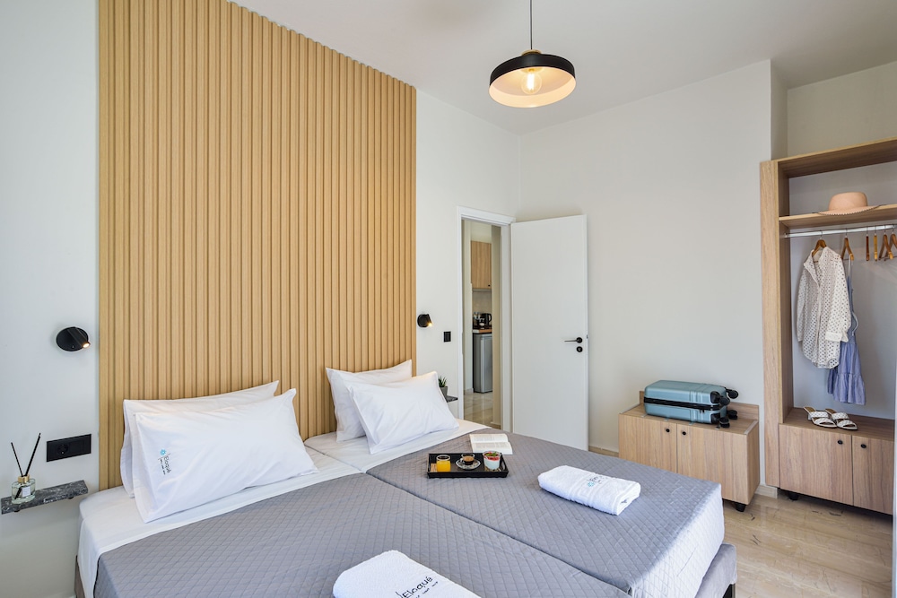 Eloque Simple living space — Hotel rooms in Chania
