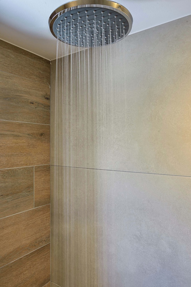 Eloque Simple living space — Hotel rooms in Chania
