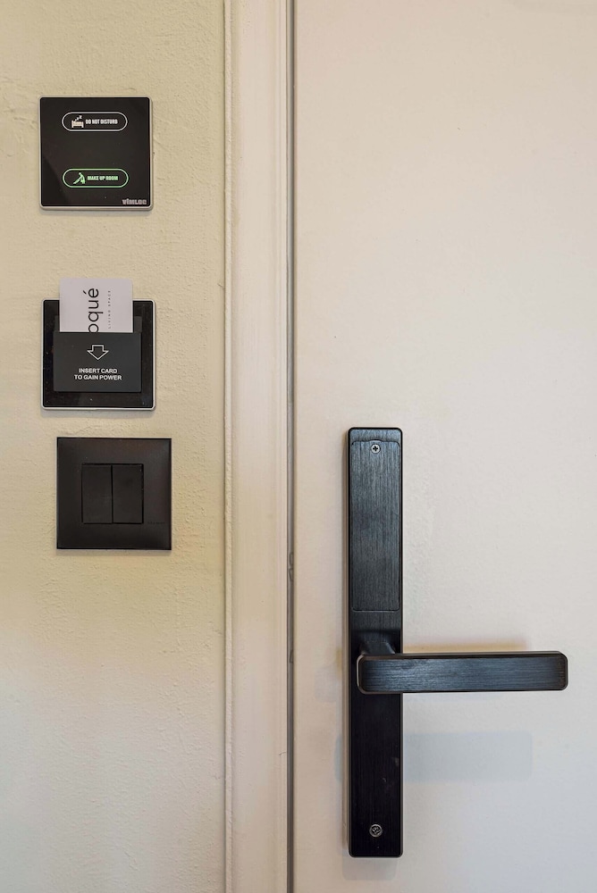 Eloque Simple living space — Hotel rooms in Chania