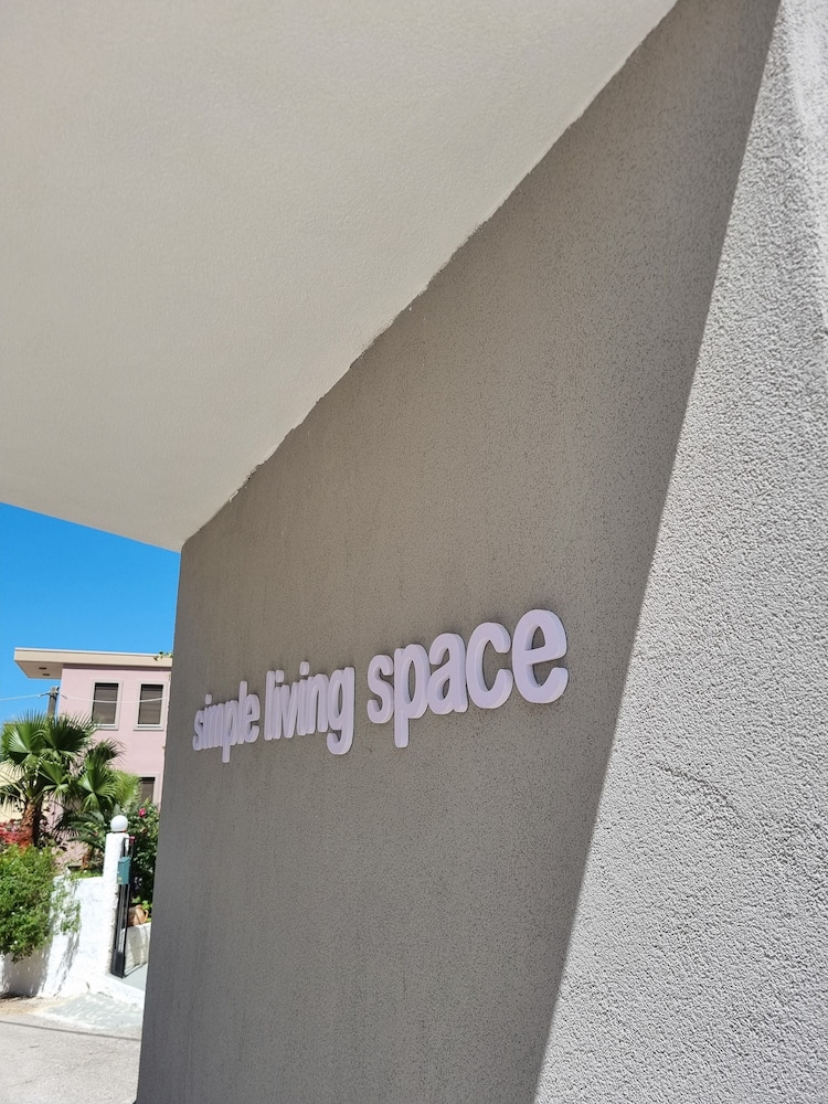 Eloque Simple living space — Hotel building in Chania