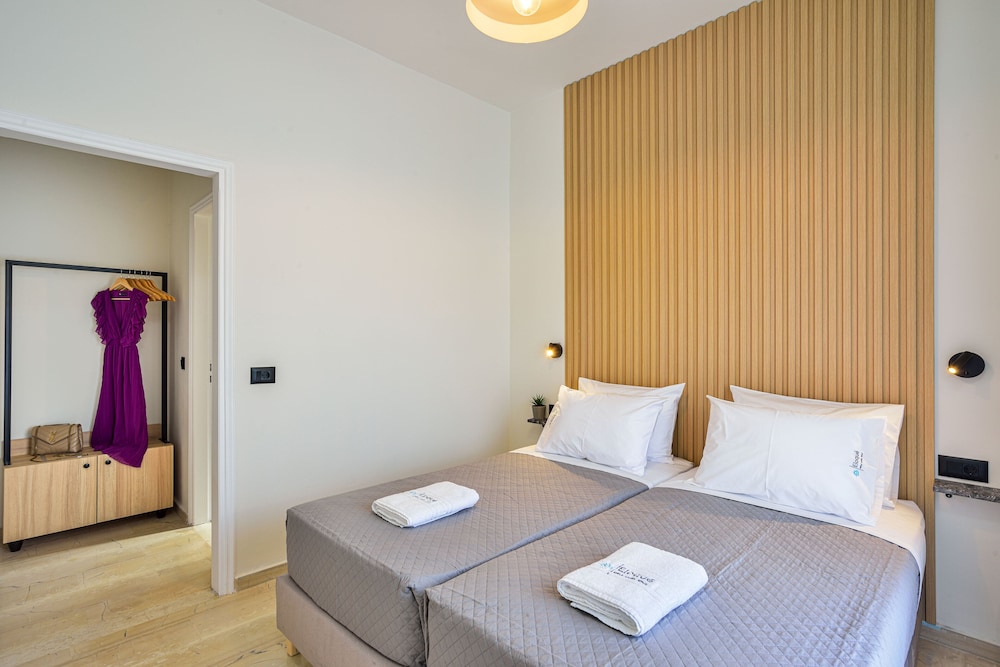 Eloque Simple living space — Hotel rooms in Chania