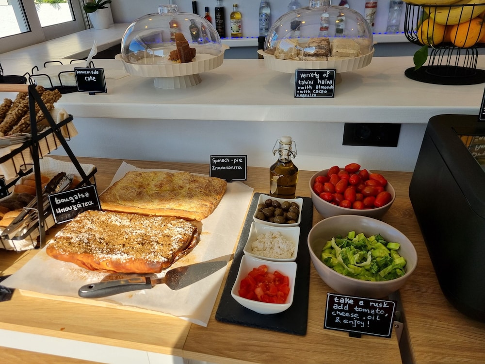 Eloque Simple living space — Restaurant & bars in Chania
