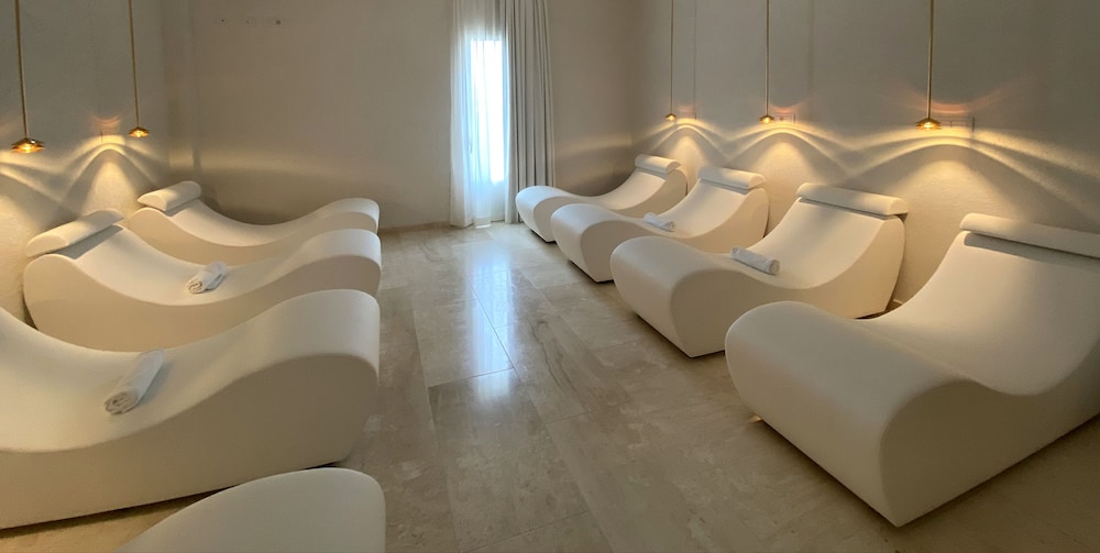 Grand Hotel Cannigione — Hotel rooms in Arzachena, Sardinia