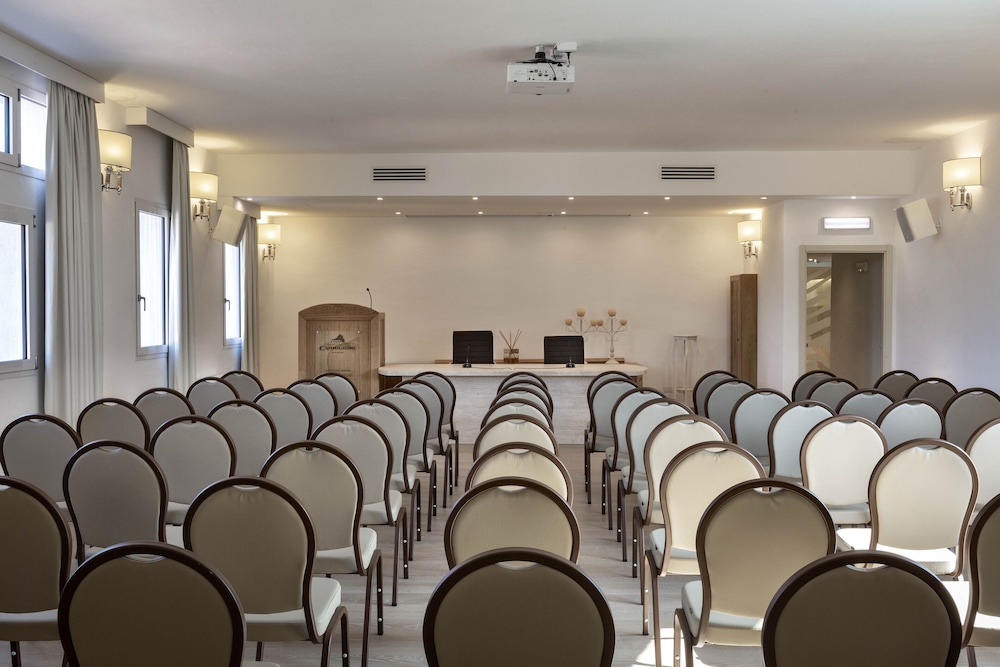 Grand Hotel Cannigione — Hotel building in Arzachena, Sardinia