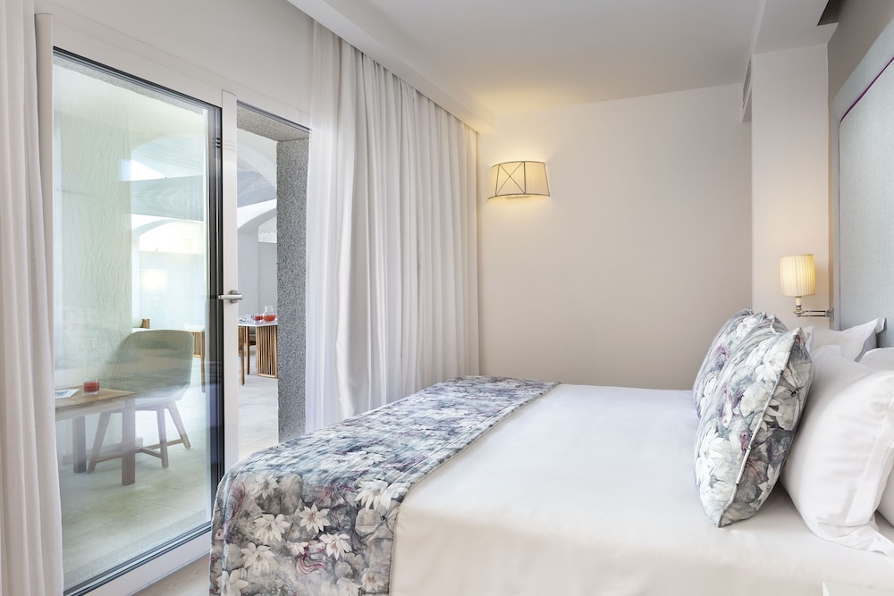Grand Hotel Cannigione — Hotel rooms in Arzachena, Sardinia