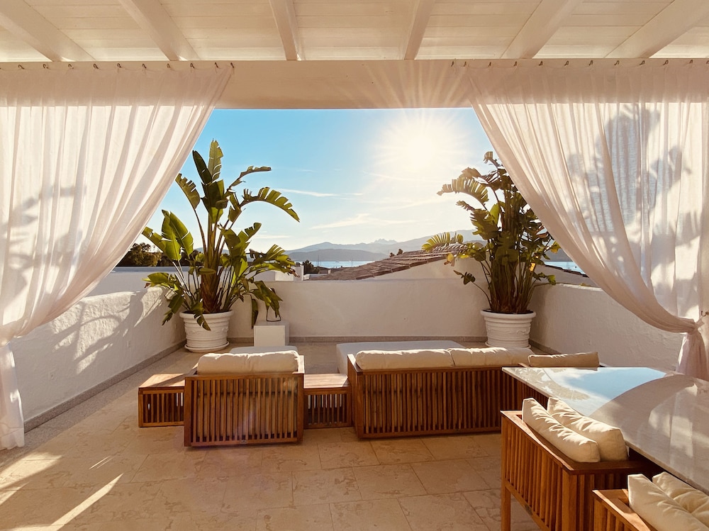 Grand Hotel Cannigione — Restaurant & bars in Arzachena, Sardinia