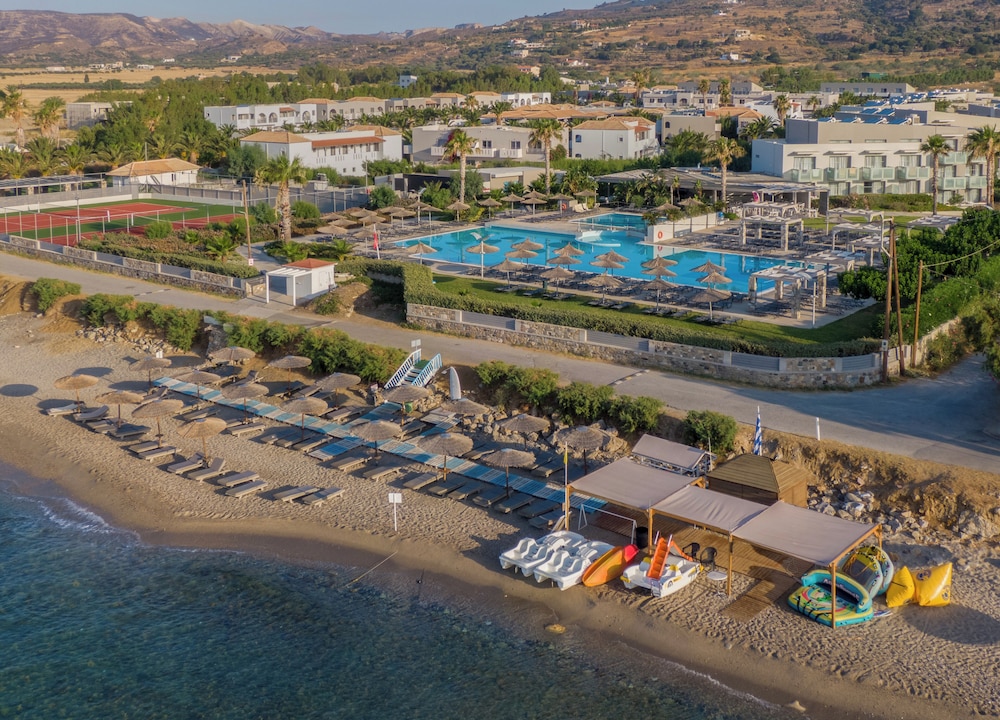 Akti Palace Hotel - All inclusive — Swimming pool in Kardamena, South Aegean