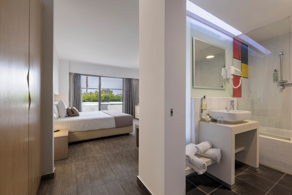 Akti Palace Hotel - All inclusive — Hotel rooms in Kardamena, South Aegean
