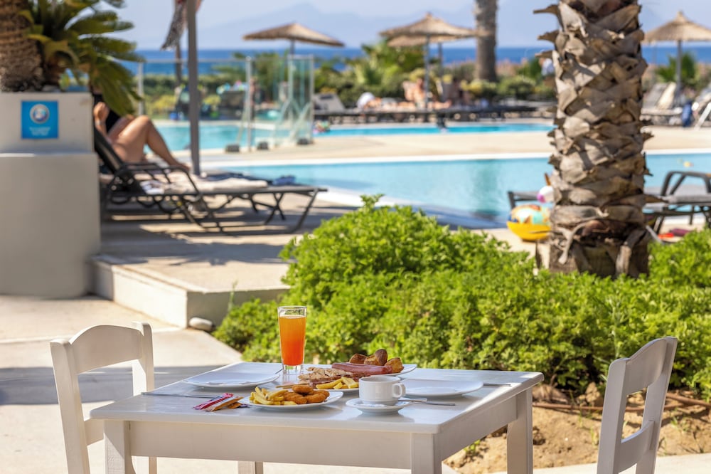 Akti Palace Hotel - All inclusive — Swimming pool in Kardamena, South Aegean