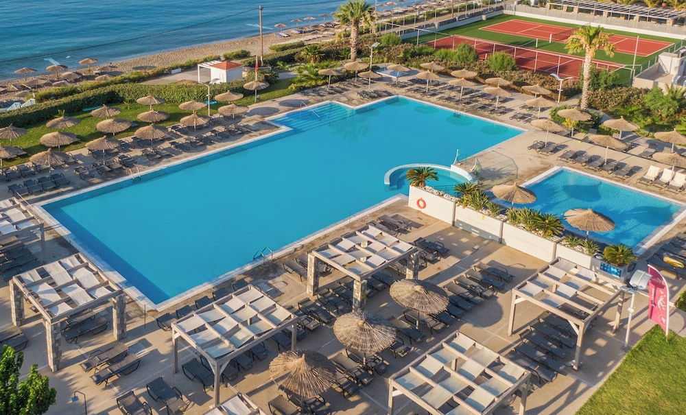 Akti Palace Hotel - All inclusive — Swimming pool in Kardamena, South Aegean