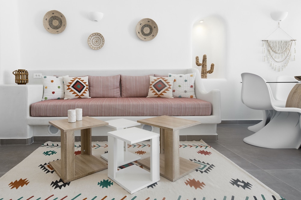 Mellow Luxury Cave — Hotel rooms in Oia, South Aegean