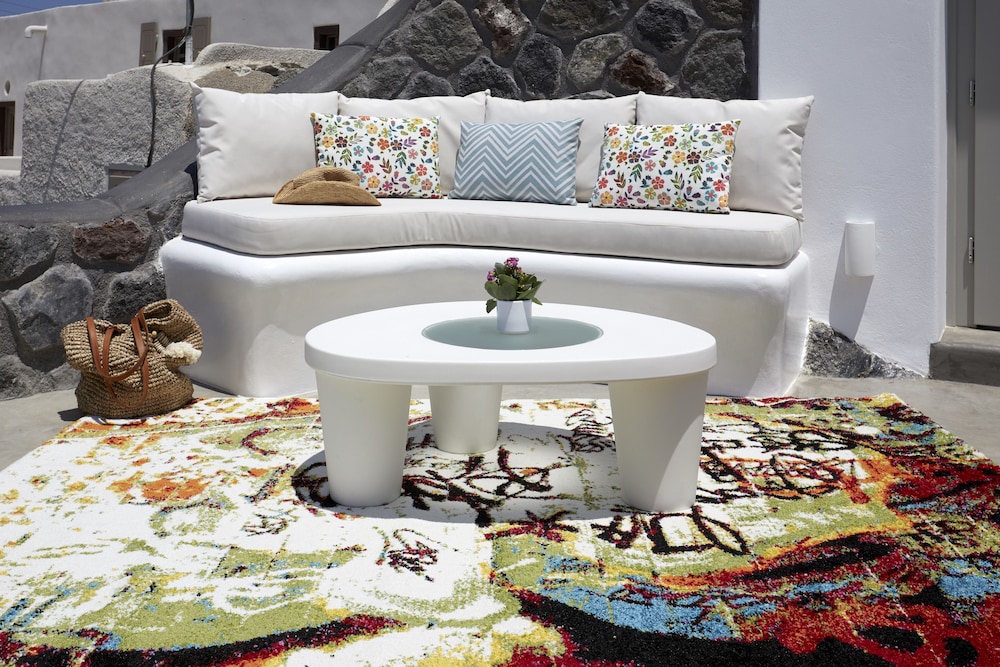 Mellow Luxury Cave — Hotel rooms in Oia, South Aegean