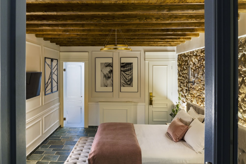 A77 Suites, Small Luxury hotels of the World — Hotel rooms in Athens, Attica