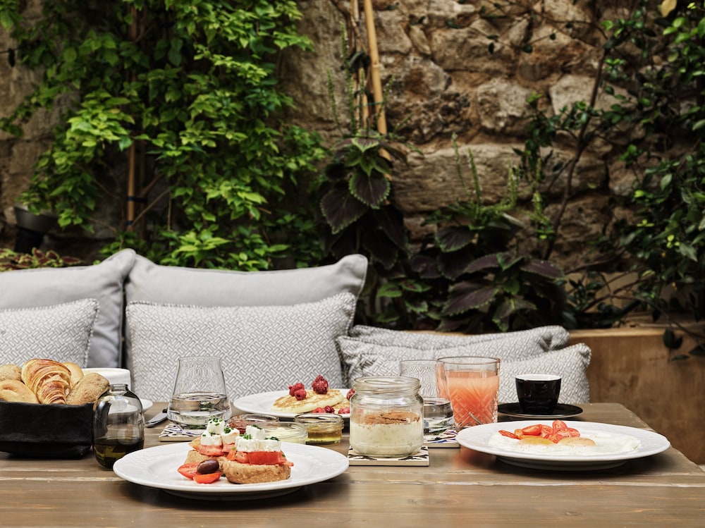 A77 Suites, Small Luxury hotels of the World — Restaurant & bars in Athens, Attica