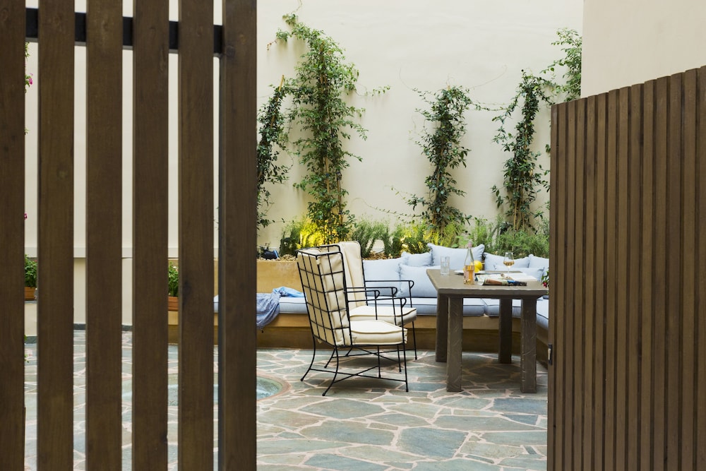 A77 Suites, Small Luxury hotels of the World — Restaurant & bars in Athens, Attica