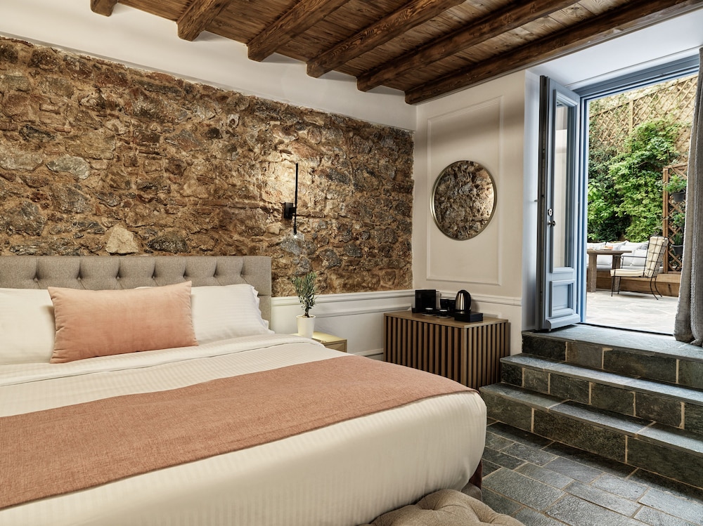A77 Suites, Small Luxury hotels of the World — Hotel rooms in Athens, Attica